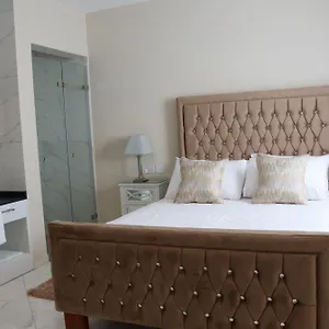 100 Boutique Living Maison d'hôtes